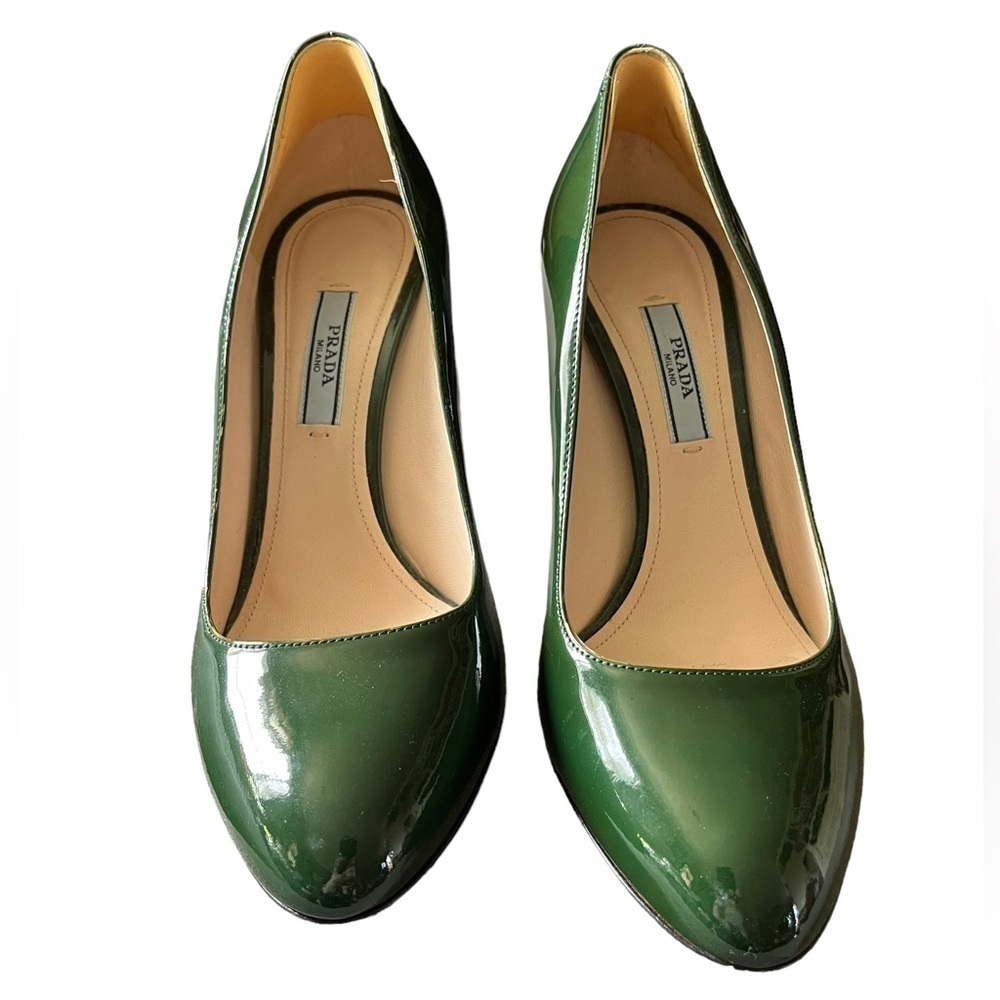 PRADA green patent leather pumps with metal heels SZ 37.5